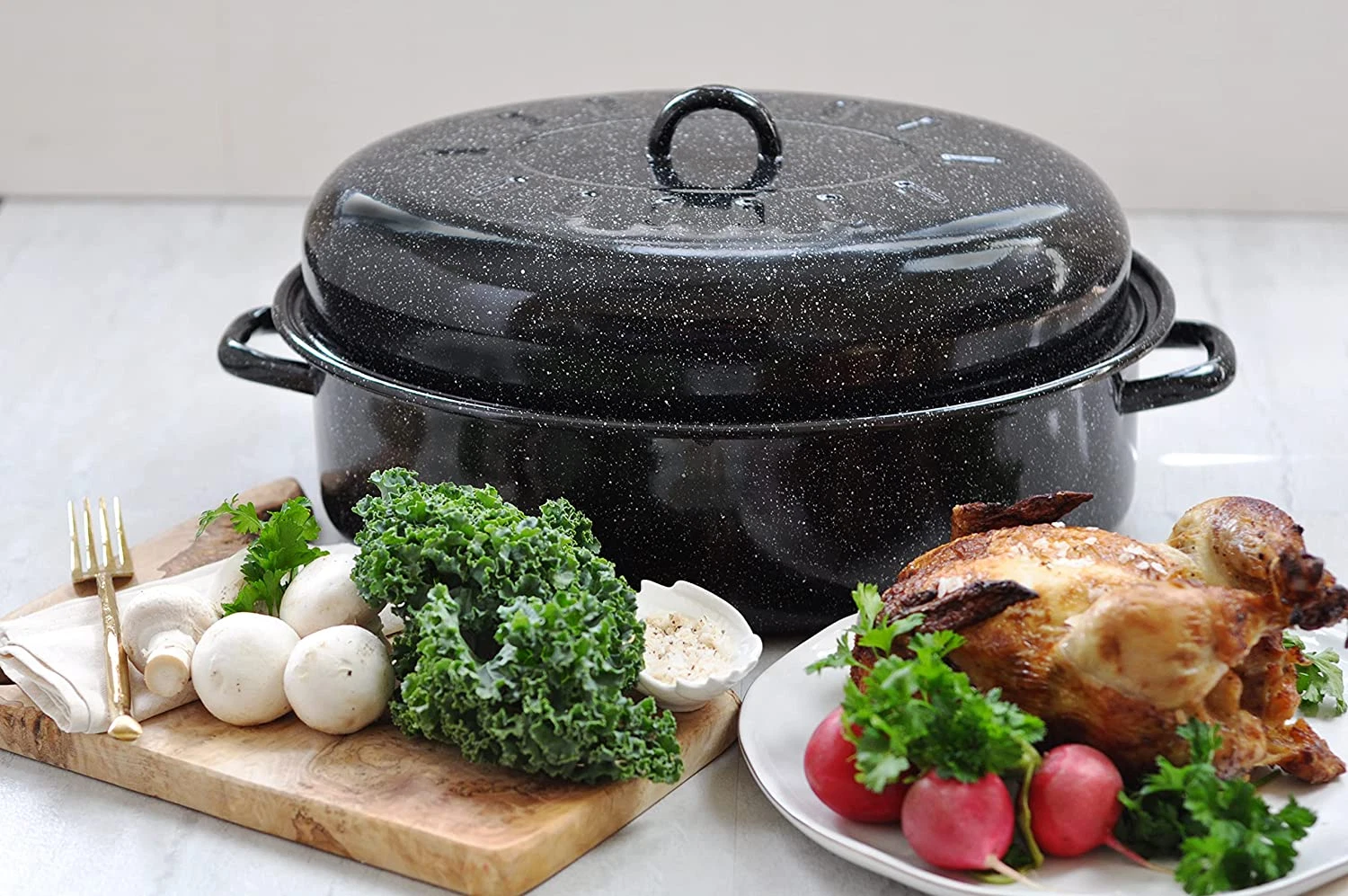 18" Covered Oval Roaster with Lid - Enamel on Steel Perfectly Flat Base (BLACK)