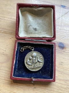 c. 1911 Hallmarked Silver Pigeons Medal to W. Nicholas in Box
