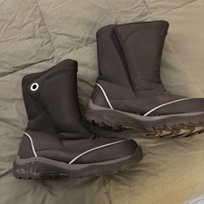 Lands End. Navy Blue Snow Boots.Youth 4M.