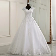 Elegant Appliques V-neck Sleeveless Floor Length Wedding Dress Lace Bride Gown