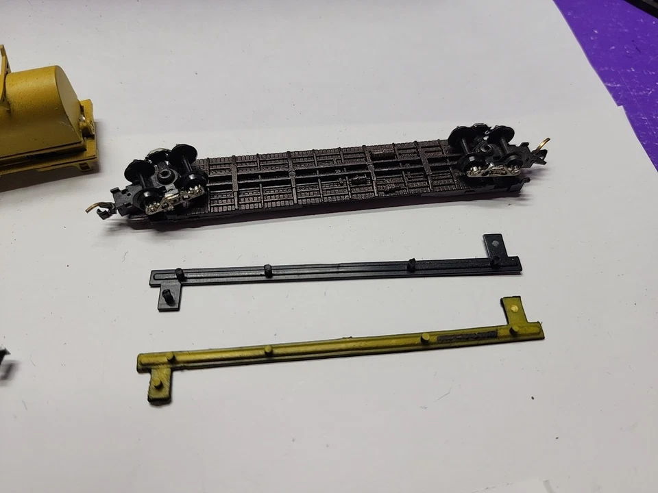 AS IS ASSORTED N SCALE RAILCAR LOCOMOTIVE PARTS LOT UNKNOWN BRANDS GOOD COND LOT - Image 4 of 4