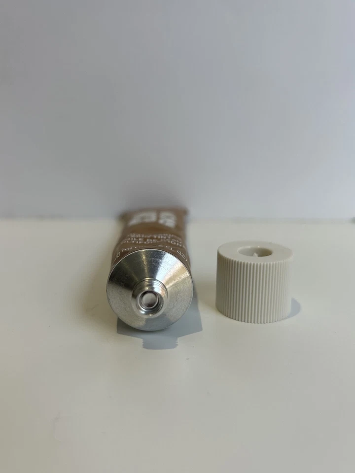 Body Shop Second Skin Tint Tan 1C 30ml | Multi-Tasking | Vegan - Image 3 of 4