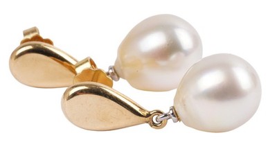 Modern 750 Gold Drop Cultured Pearl Drop Earrings