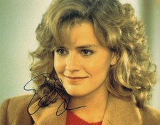 Adventures in Babysitting: Elisabeth Shue HAND Signed 10x8 Photo SEE VIDEO PROOF