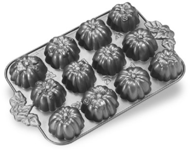 Nordicware 12 AUTUMN Harvest PUMPKIN PATCH Bundt Muffin Pan HEAVY Cast Alum *NEW