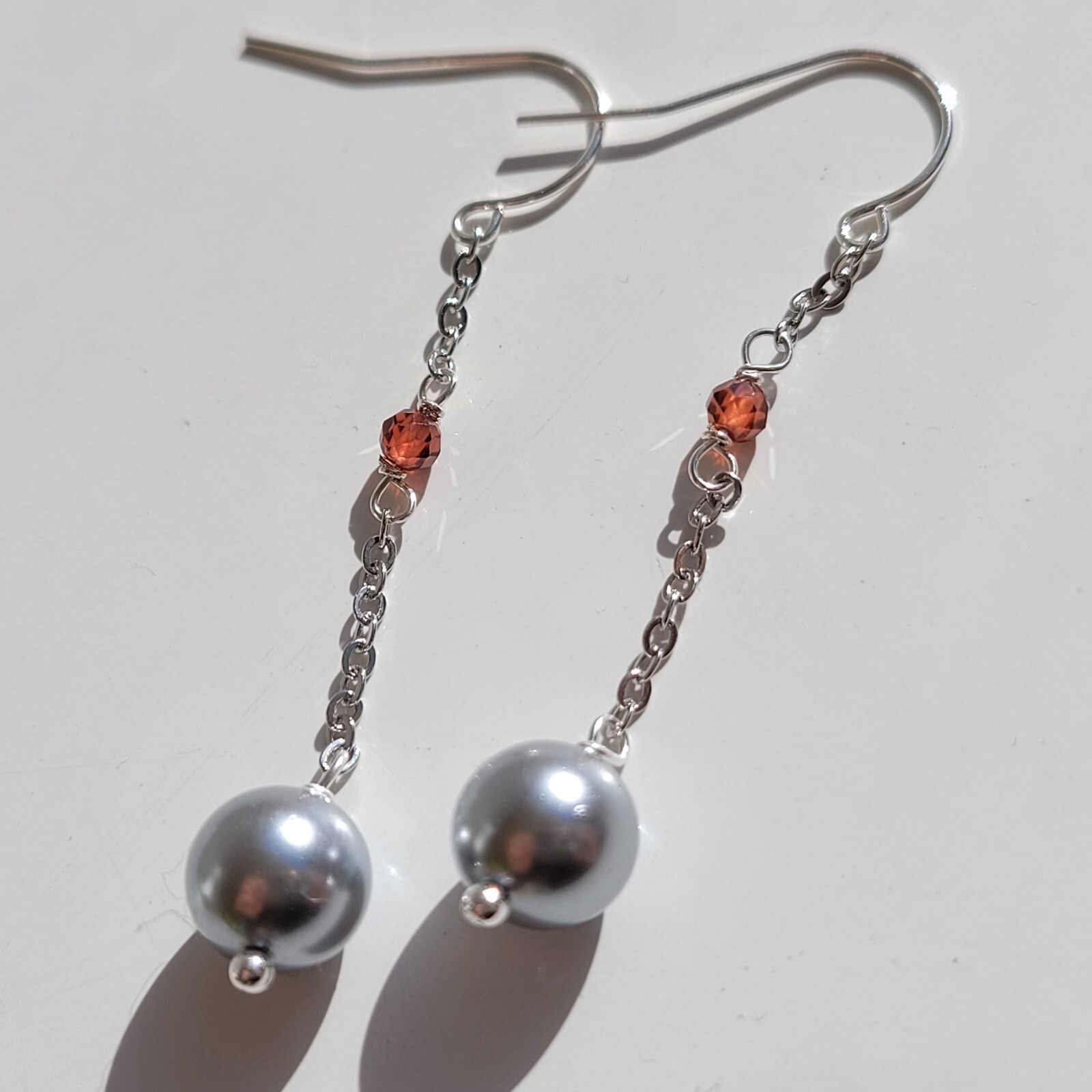 Boucles d'oreilles en argent 925 avec grenat véritable et perles grises