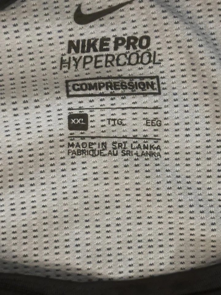 Equipo Nike emitido por el equipo NFL Baltimore Ravens, XXL, 5 tops, 1 pantalón corto Foto 4 de 4