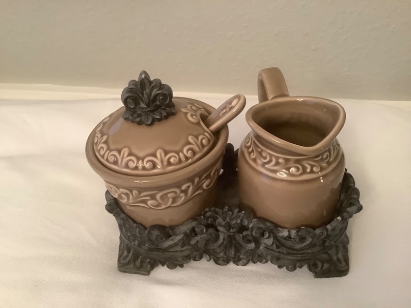 Drake Design Tuscan Scroll Fleur De Lis Cream & Sugar 2 pc Plus Stand