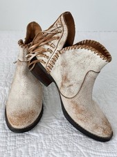 Circle G Corral Womens White Fringe Ankle Boot Shortie Distressed Size 8 VGUC