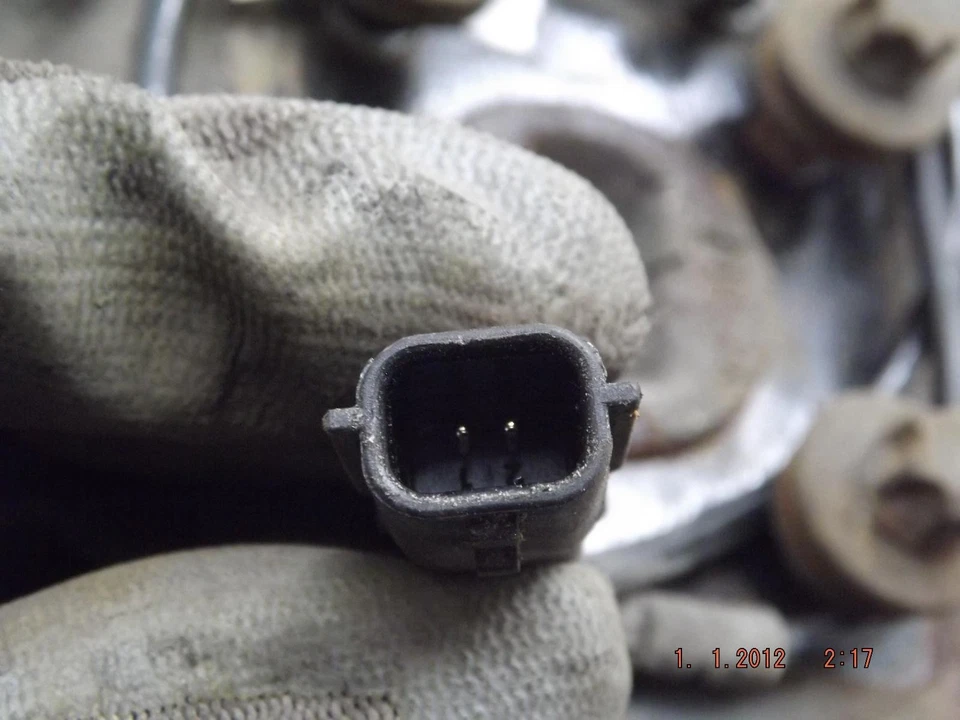 Buje trasero derecho fuera de juego Renault Clio con ABS Mk4 0,9 gasolina 13-20B Foto 3 de 4