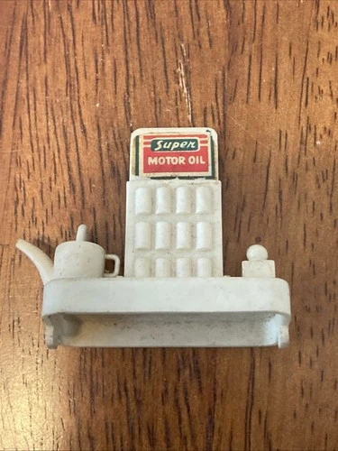 Vintage Marx Super Motor Oil Display Plastic Gas Station Service Accessory