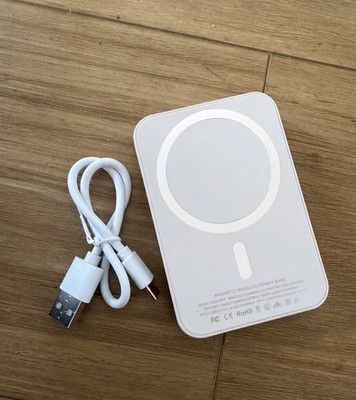 Magnetic Wireless Power Bank 5000mAh White USB-C Cable Included