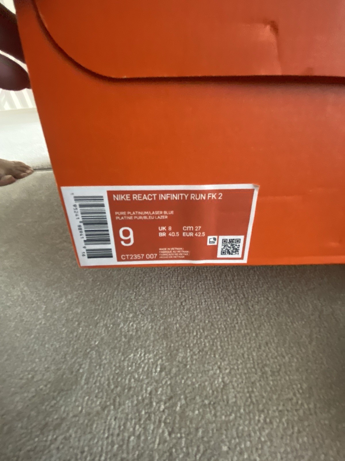 BNWT Nike React Infinity Run Flyknit 2 – Size UK 8 (With Original Box image 6