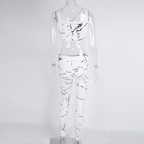 Conjunto de yoga activo - Top corto con pantalones de yoga ajustados  - Imagen 8 de 9