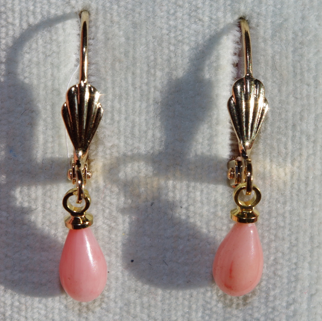 GORGEOUS PETITE ANGEL SKIN SOFT PINK CORAL TEAR DROP LEVERBACK