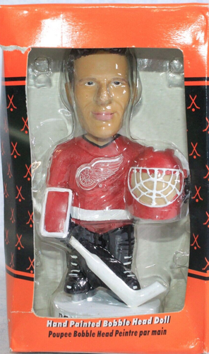 DOMINIK HASEK DETROIT RED WINGS BOBBLEHEAD HALL OF FAMER #39 - NEW IN BOX -HEAVY - Picture 10 of 13