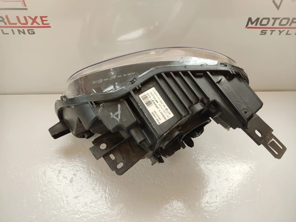SMART FORTWO W453 RIGHT DRIVER SIDE HALOGEN HEADLIGHT - Image 3 of 4
