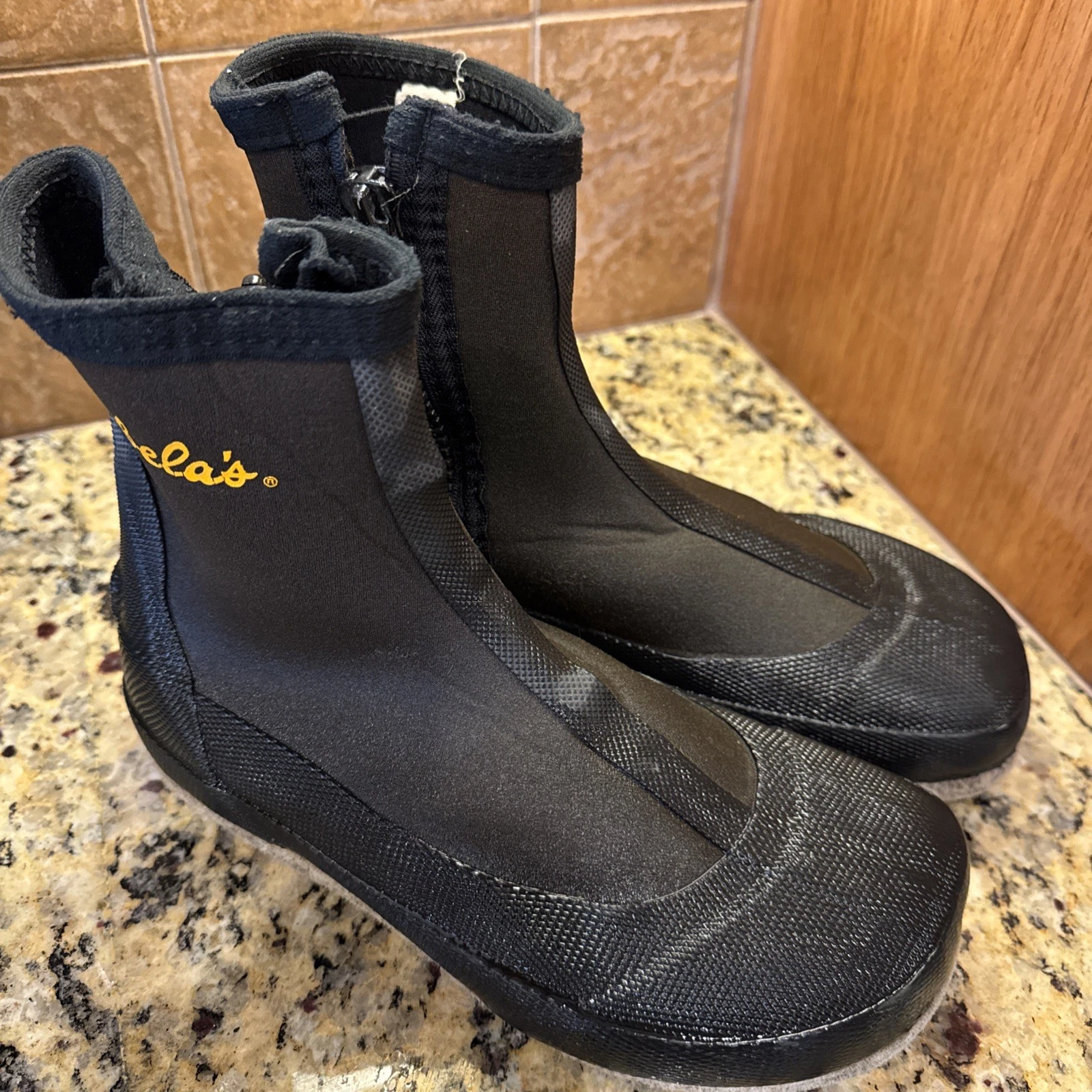 Cabela’s Fly Fishing Wading Boots Rubber Side Zip Brown Black Men’s Size XS