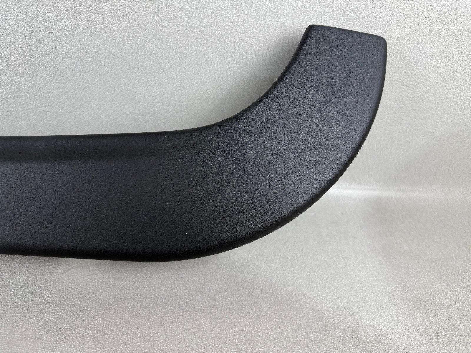 New! 2007-2012 Maserati Granturismo Front Right Interior Door Panel Molding OEM