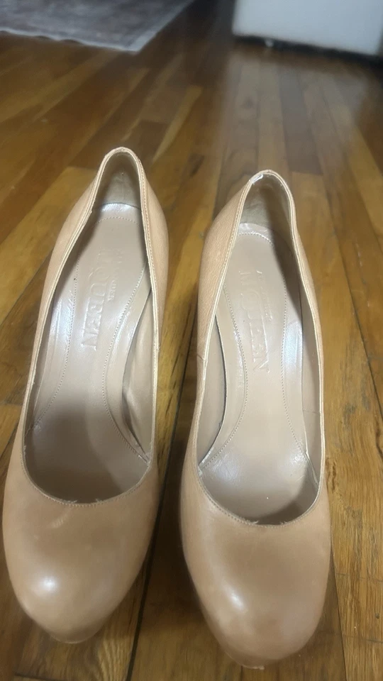 Salto agulha plataforma Alexander McQueen – couro cor camelo – tamanho 40 - Imagem 2 de 4
