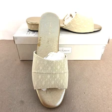 Daniel Green Dormie Slippers Womens 8.5N Ivory Wedge Mule Box Gold Thread READ