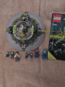 LEGO SPACE 7052 Alien Conquest UFO Abduction Complete w/ minifigures and manual