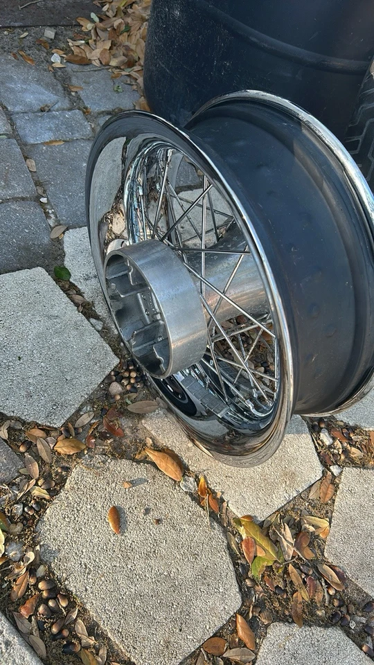 16” x 5.5 spoke rim - Image 2 of 2