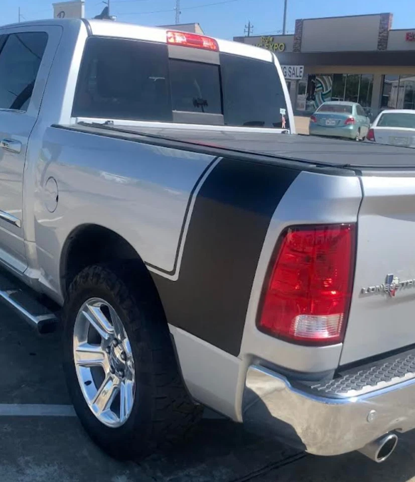 Se adapta a Dodge Ram 1500 a rayas de capó de vinilo, calcomanía de capó de vinilo, gráficos de pegatinas de carreras Foto 2 de 4