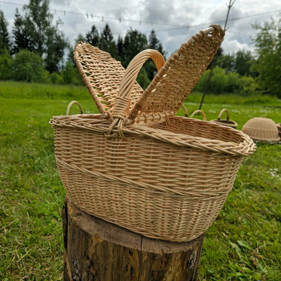 Large Wicker Picnic Basket – Double Lid Willow Hamper for Romantic picnic - Image 3 of 4