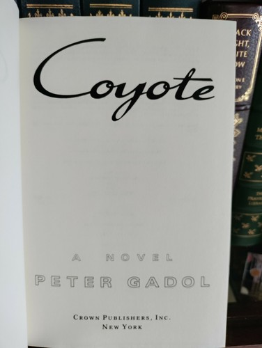 Coyote_Peter Gadol_HCDJ_1990_1st Edition / First Printing_Like New - Picture 8 of 12