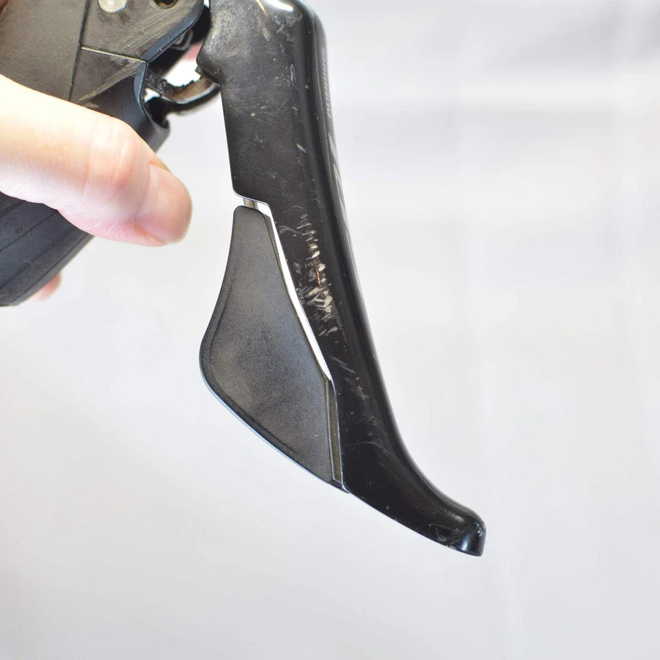 Shimano 105 R7020 ST-R7020 RIGHT/REAR 11 Speed STI Shifter Black, 7/10 Nice - Image 4 of 4