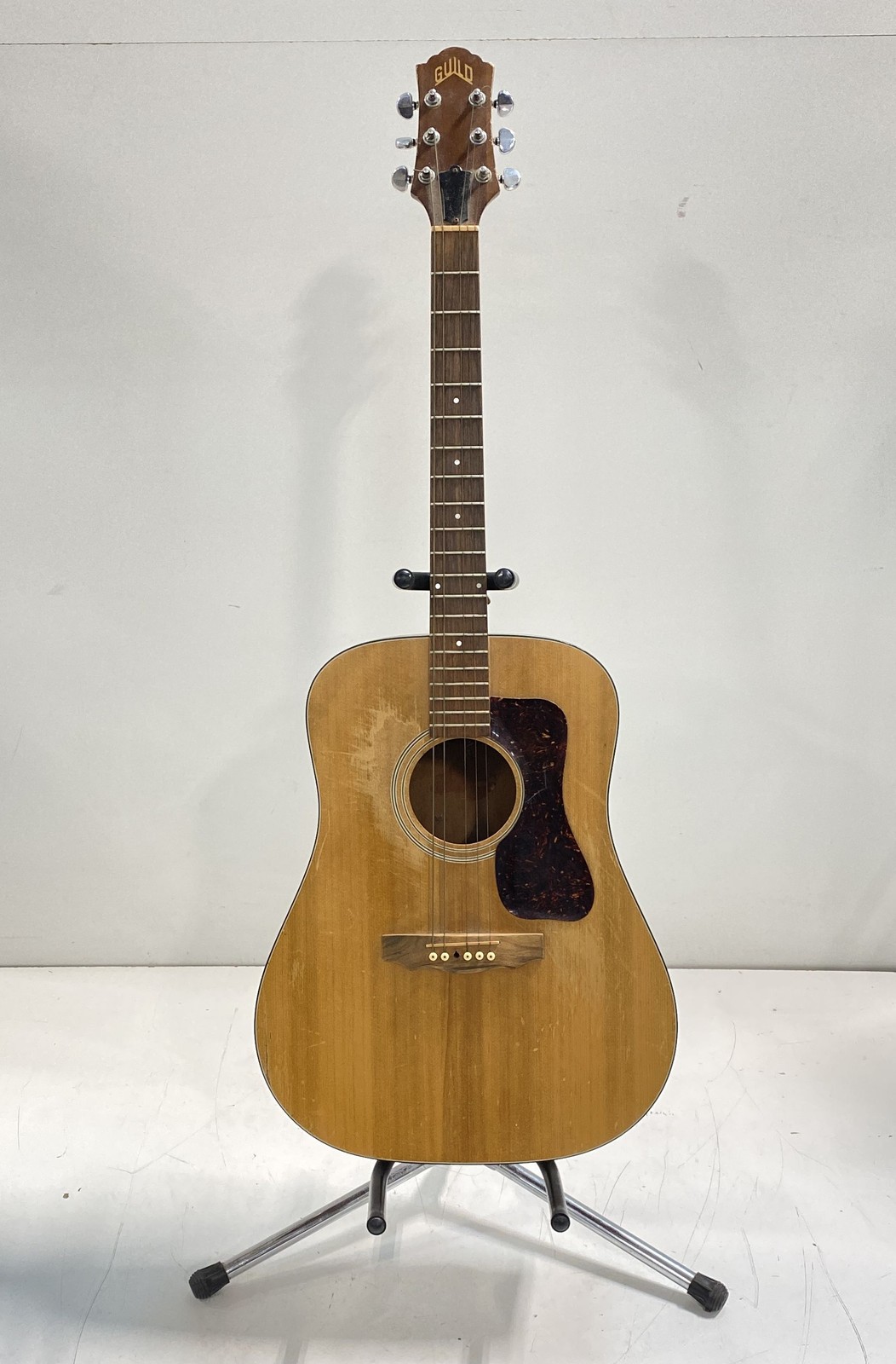 Guild GF002582 Dreadnought acoustic guitar