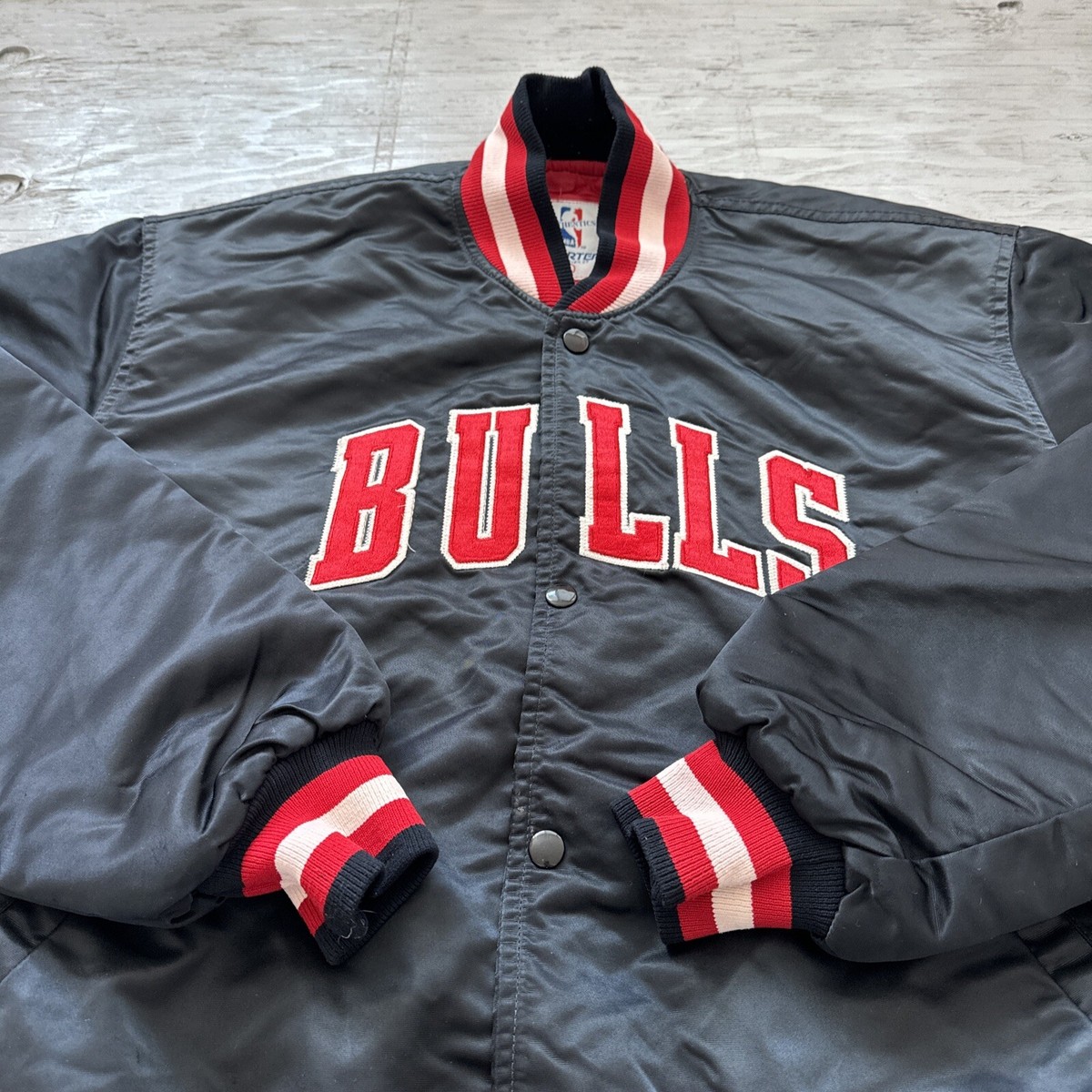 Vintage 90s NBA Starter Chicago Bulls Satin Basketball Vintage 90s NBA Starter Chicago Bulls Satin Basketball