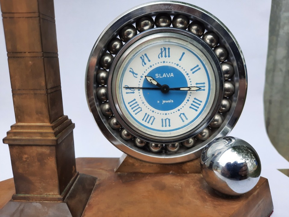 Table clock alarm clock vintage Slava souvenir victory monument old