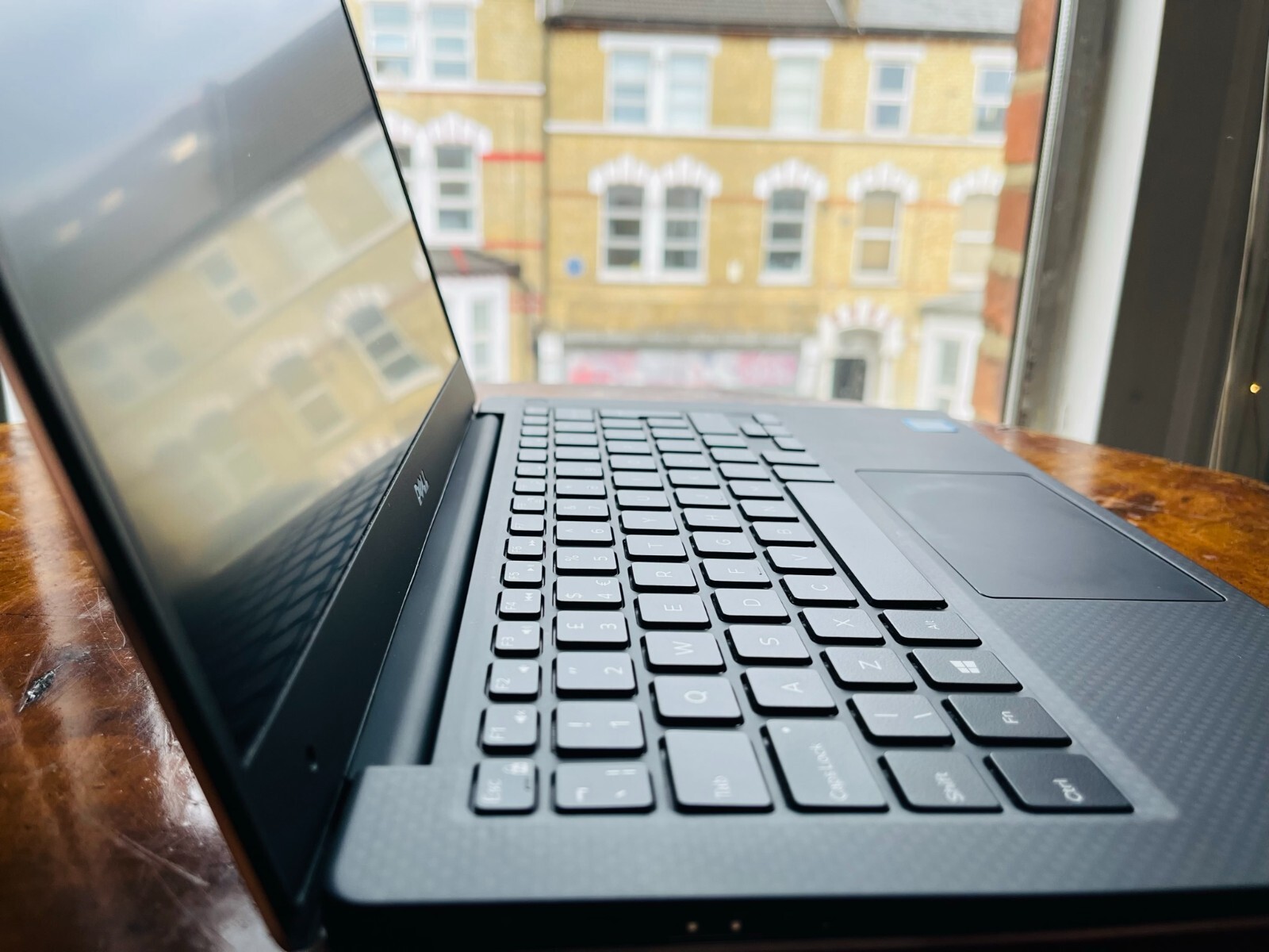 Dell XPS 13 9360 13.3" i7-7500U @3.50GHz 8GB, 500GB SSD, Full HD Screen, Laptop - Picture 2 of 13