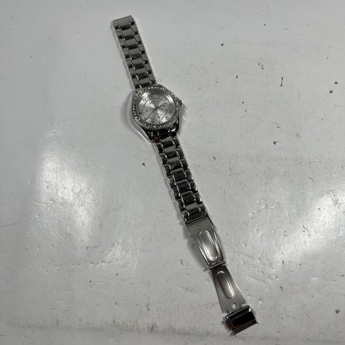 XOXO Womens Bracelet WatchAccutime Japan Movt (BROKEN, NO BATTERY) - Picture 3 of 9