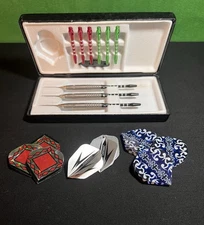 CUESOUL 25 G Darts With Case & 3 Sets Of Flights-EUC- Watch The Video Pre Owned