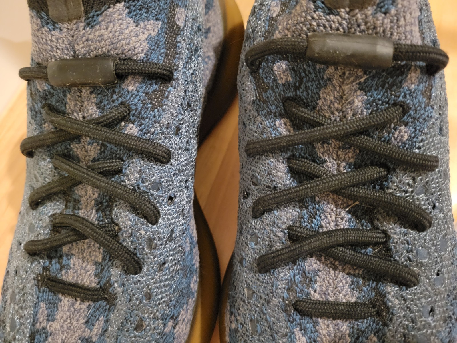 Adidas Yeezy Boost 380 Covellite Blue & Black Kanye West Men's Shoes Size 6 thumbnail 5