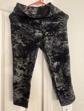 Nike Dri-FIT Women’s Black Gray Camouflage Ankle Leggings S with Elastic Waist