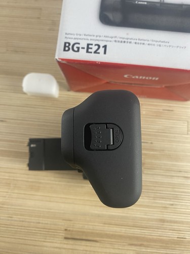 Poignée batterie Canon BG-E21 pour EOS 6D Mark II *PRESQUE COMME NEUVE* - Photo 7 sur 9