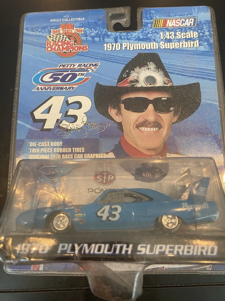 Richard Petty 1970 Plymouth Superbird 1/43 Racing Champion NASCAR Autographed - Image 2 of 4