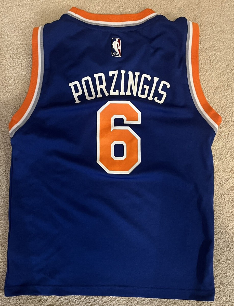 激レア‼️ NBAユニフォーム New York Knicks PORZINGIS Amazon.com: Mens New York Knicks Kristaps Porzingis #6 Blue