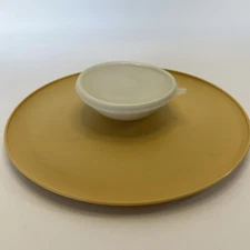 VINTAGE 3 PIECE TUPPERWARE  #492-3 GOLD CHIP N DIP SERVE TRAY AND BOWL W/ LID