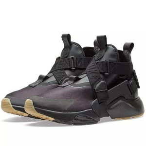 nike air huarache city black gum