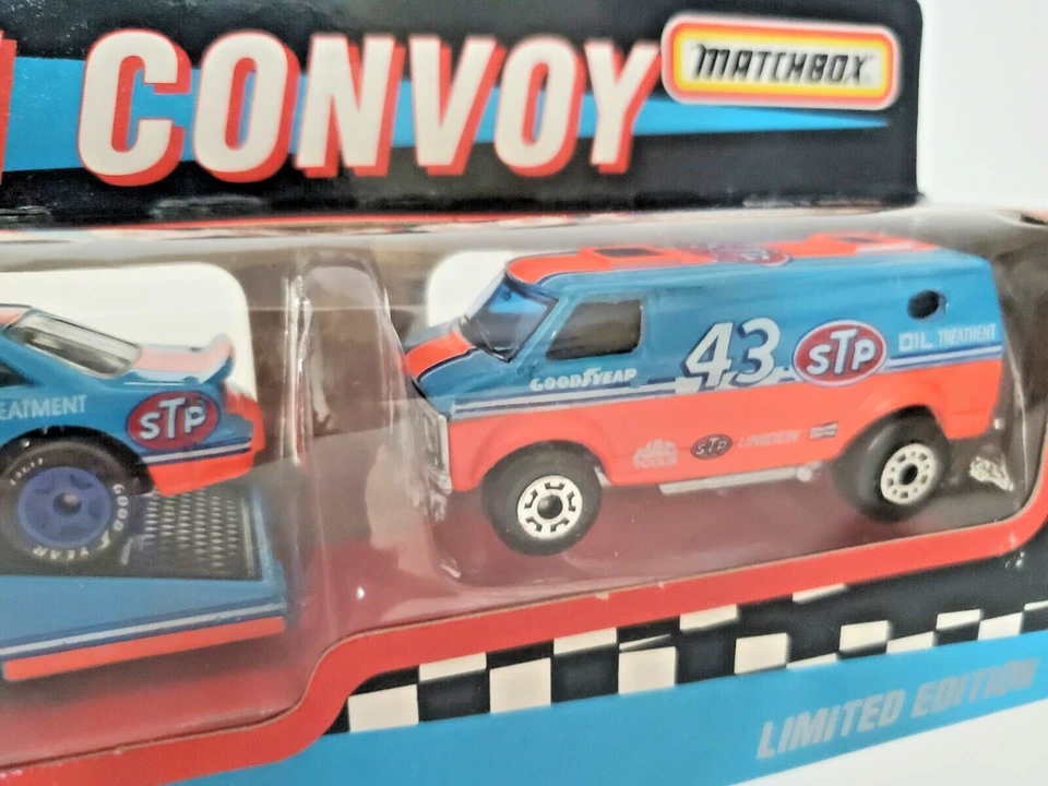 Matchbox Super Star Team Convoy Richard Petty #43 STP Racing 1/64 Vintage 1992 - Image 3 of 4