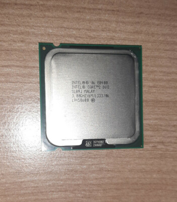 Intel Core2 E8400 / 2 x 3,00 GHz / Sockel 775 / SLAPL SLB9J /Prozessor