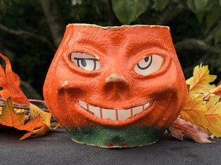 ANTIQUE VINTAGE HUGE PAPER MACHE PULP JOL HALLOWEEN JACK O LANTERN PUMPKIN!