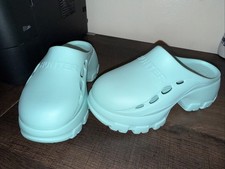 HUNTER BRYCE CLOG SIZE 7. NEW