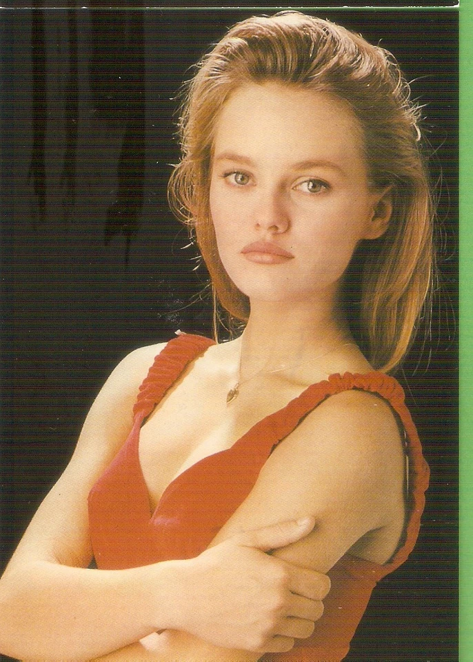 Vanessa PARADIS carte postale ARTISTE/CHANSON éd.-made in CEE C82 - Photo 1/1