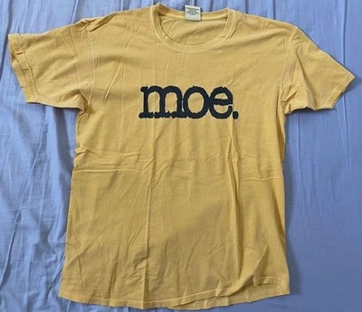 VTG MOE. Band Logo Classic Yellow Colour S to 5XL Tee Shirt ZL481